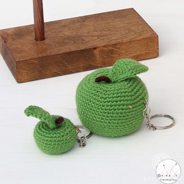 Keychain: Green Apple