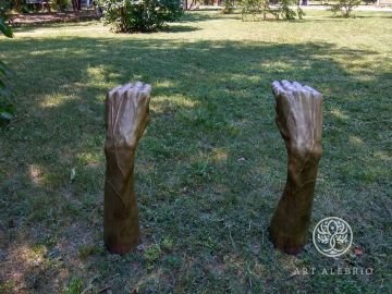 Bench in the shape of hands